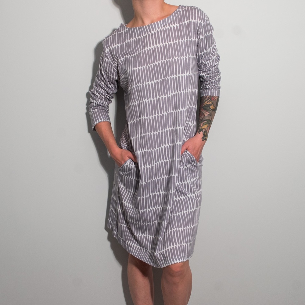 Grey & White Patterned Dress with Pockets